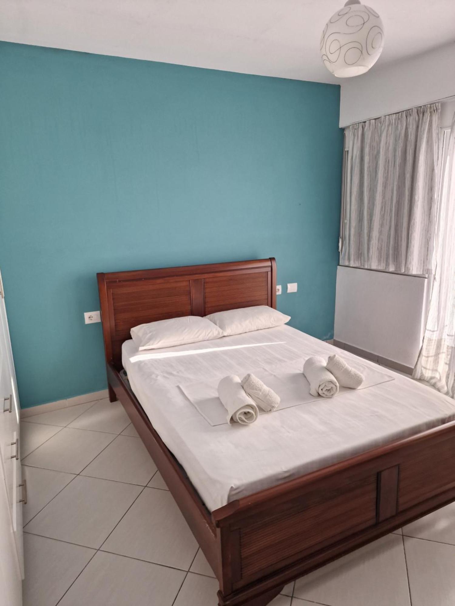 Beachfront Apartment Саранда Экстерьер фото